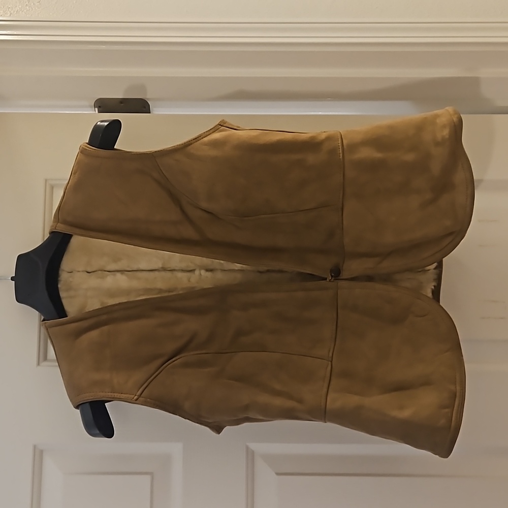 Fur vest